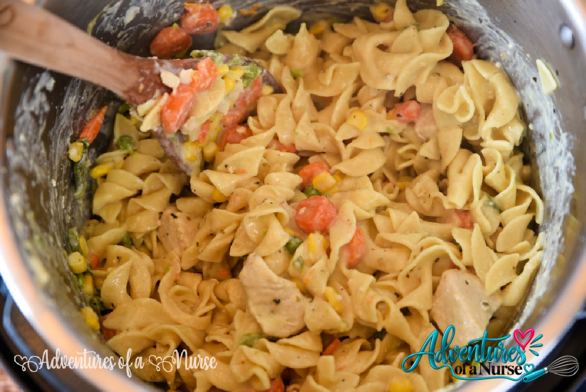 Instant Pot Chicken Pot Pie Casserole