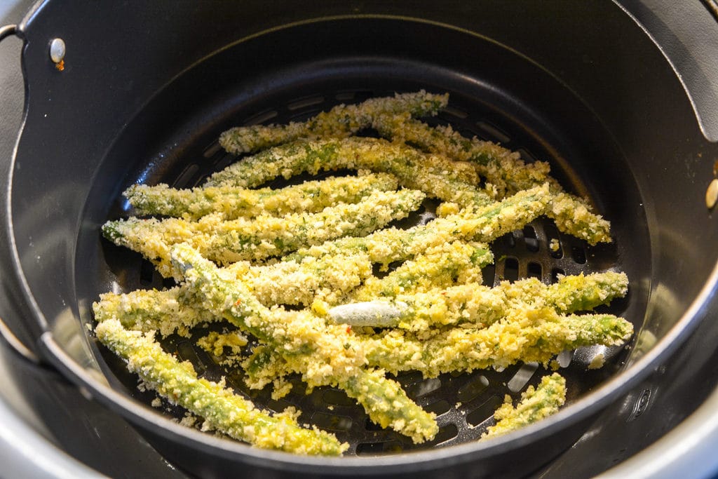 Air Fryer Garlic and Parm Green Bean Fries