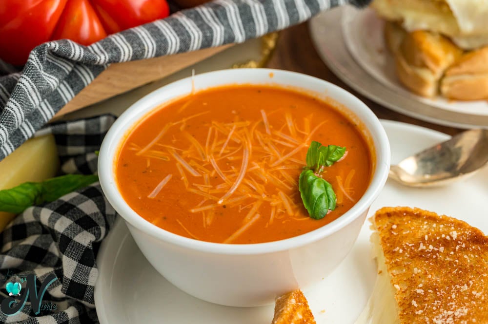 Creamy-Tomato-Soup-Instant-Pot.