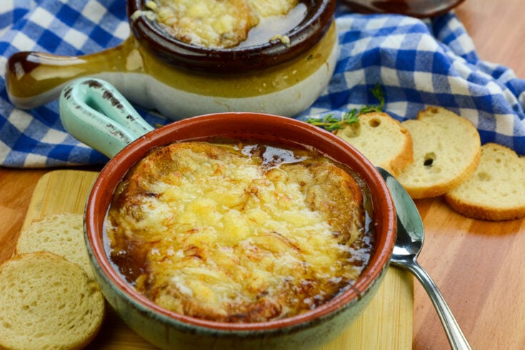 French-onion-soup-in-Instant-Pot
