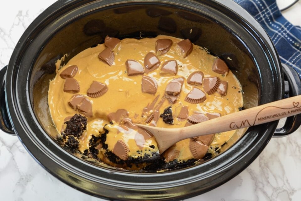 Slow Cooker Reese's Peanut butter and Chocolate Cake - Adventures of a ...