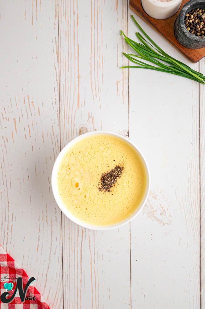 Prepare-the-hollandaise-sauce