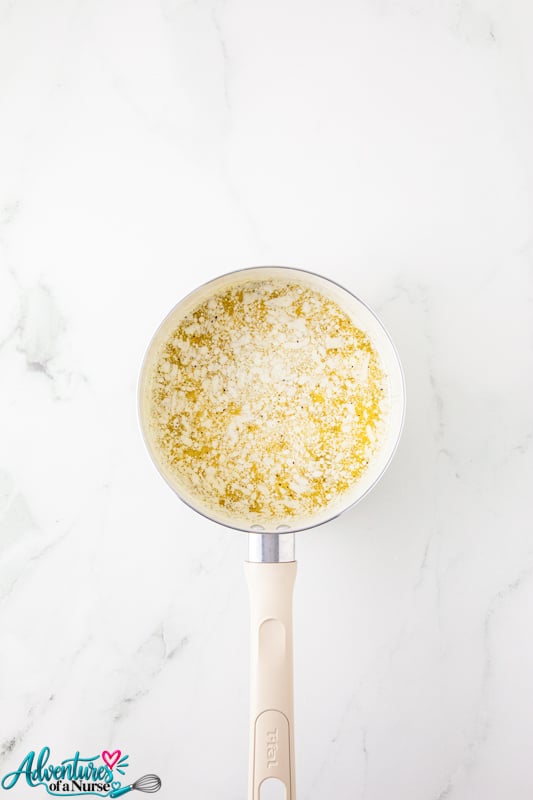 garlic in pan